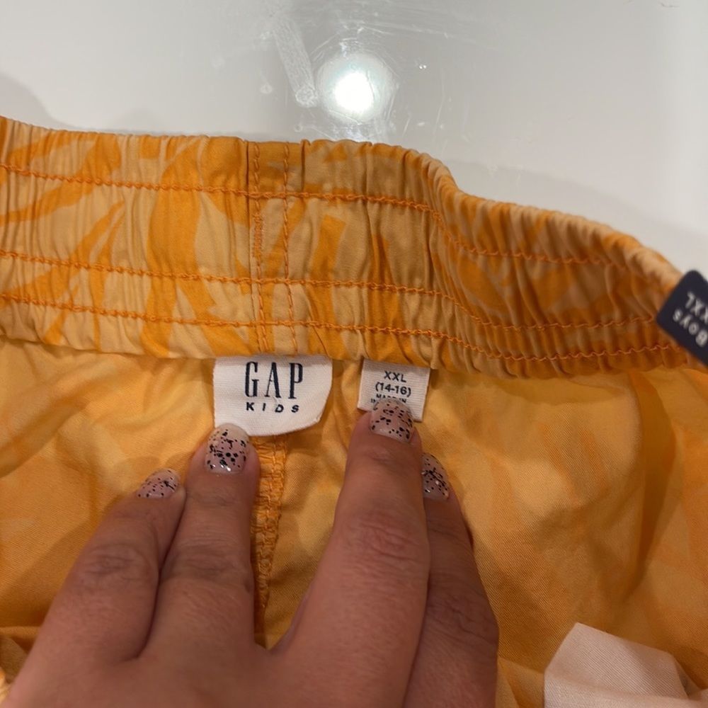 NWT Boys Gap shorts - Picture 3 of 5